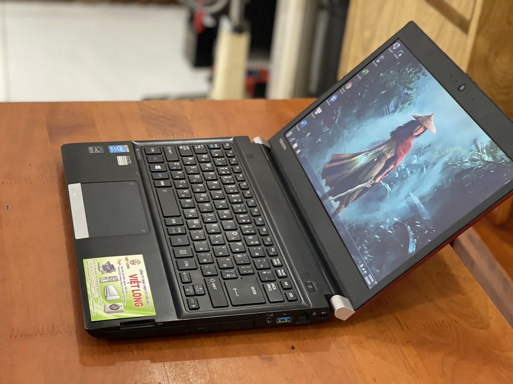laptop-cu-toshiba-R734-core i5-Gen 4-đỏ (1)