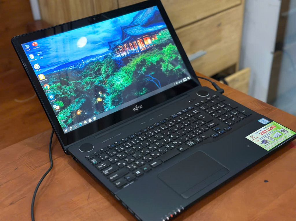 laptop-cu-Fujitsu-AH77-Core i7-Gen 6-Cảm ứng (1)